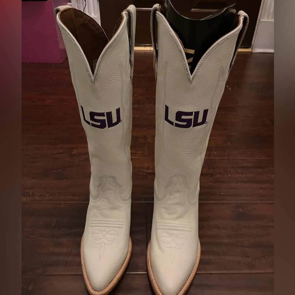 New With Tag Never worn Vaccari LSU white cowboy boots